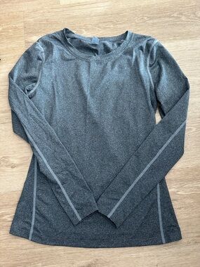 Women's Long-Sleeve Performance Top - Gray